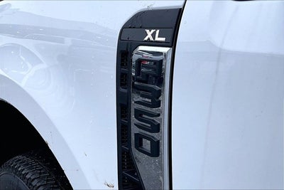 2026 Ford Super Duty F-350 DRW XL