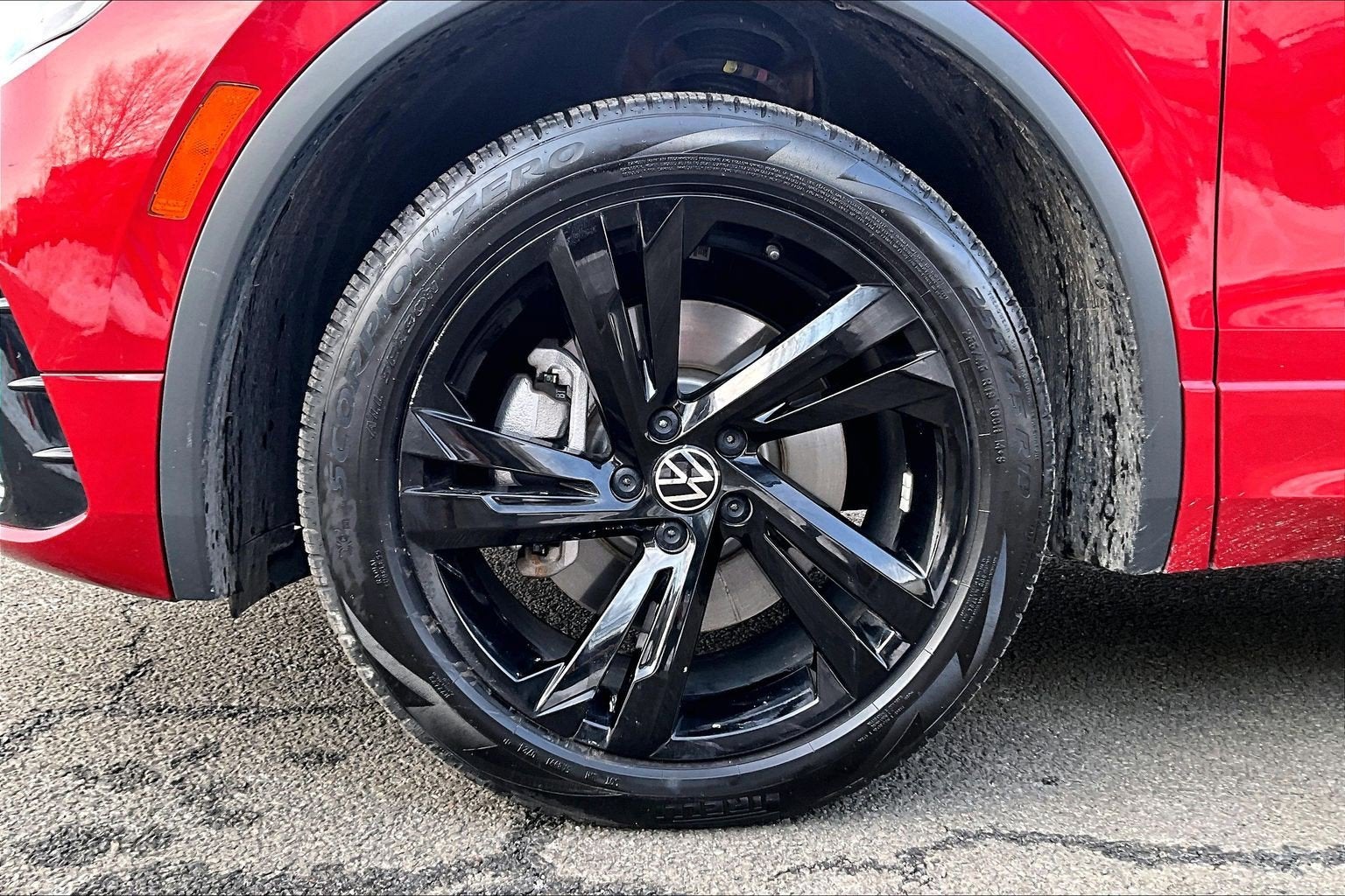 2024 Volkswagen Tiguan SE R-Line Black