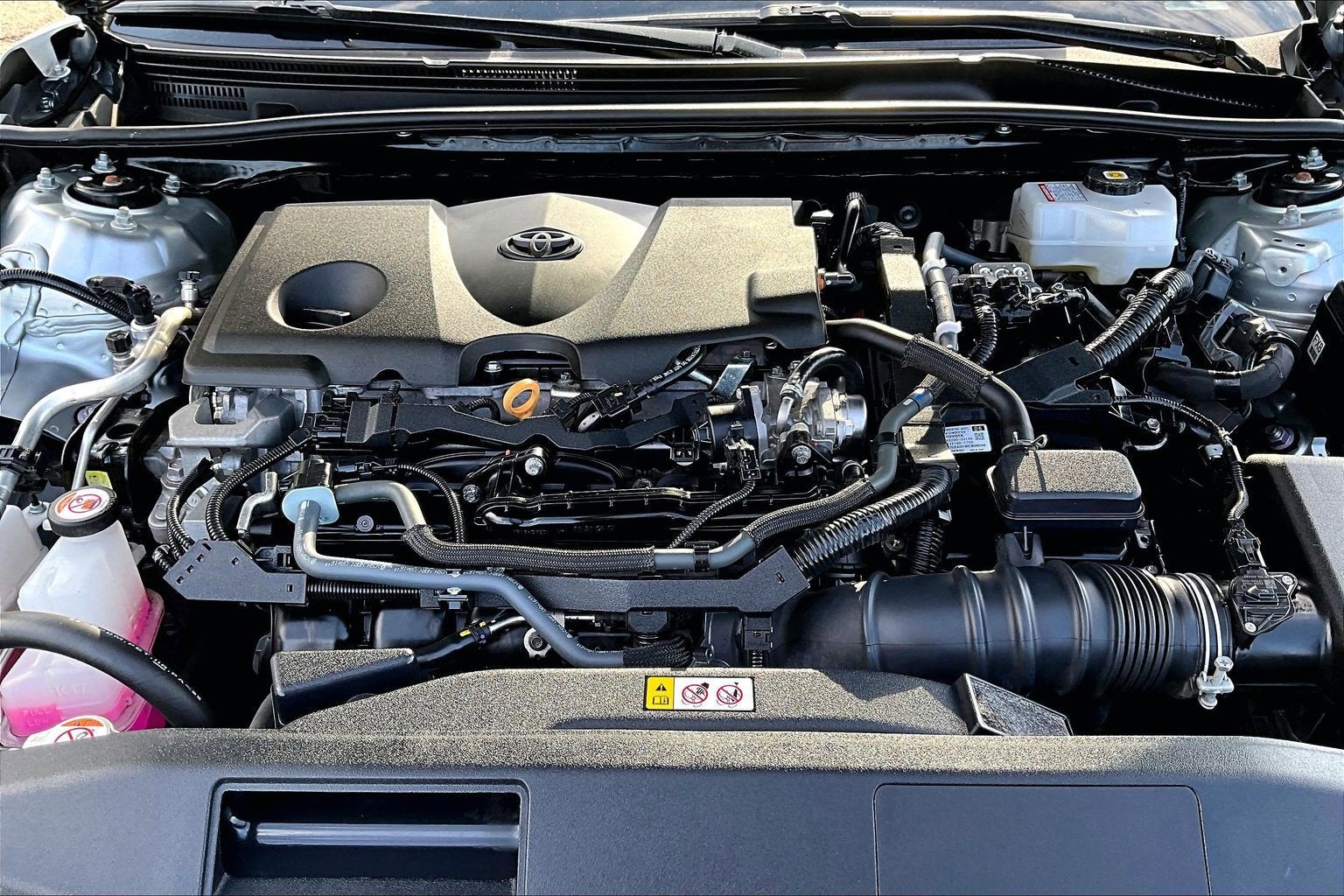 2024 Toyota Camry Hybrid LE