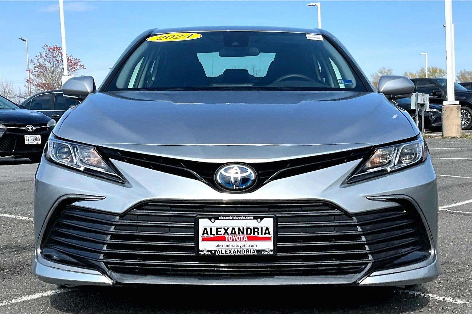 2024 Toyota Camry Hybrid LE
