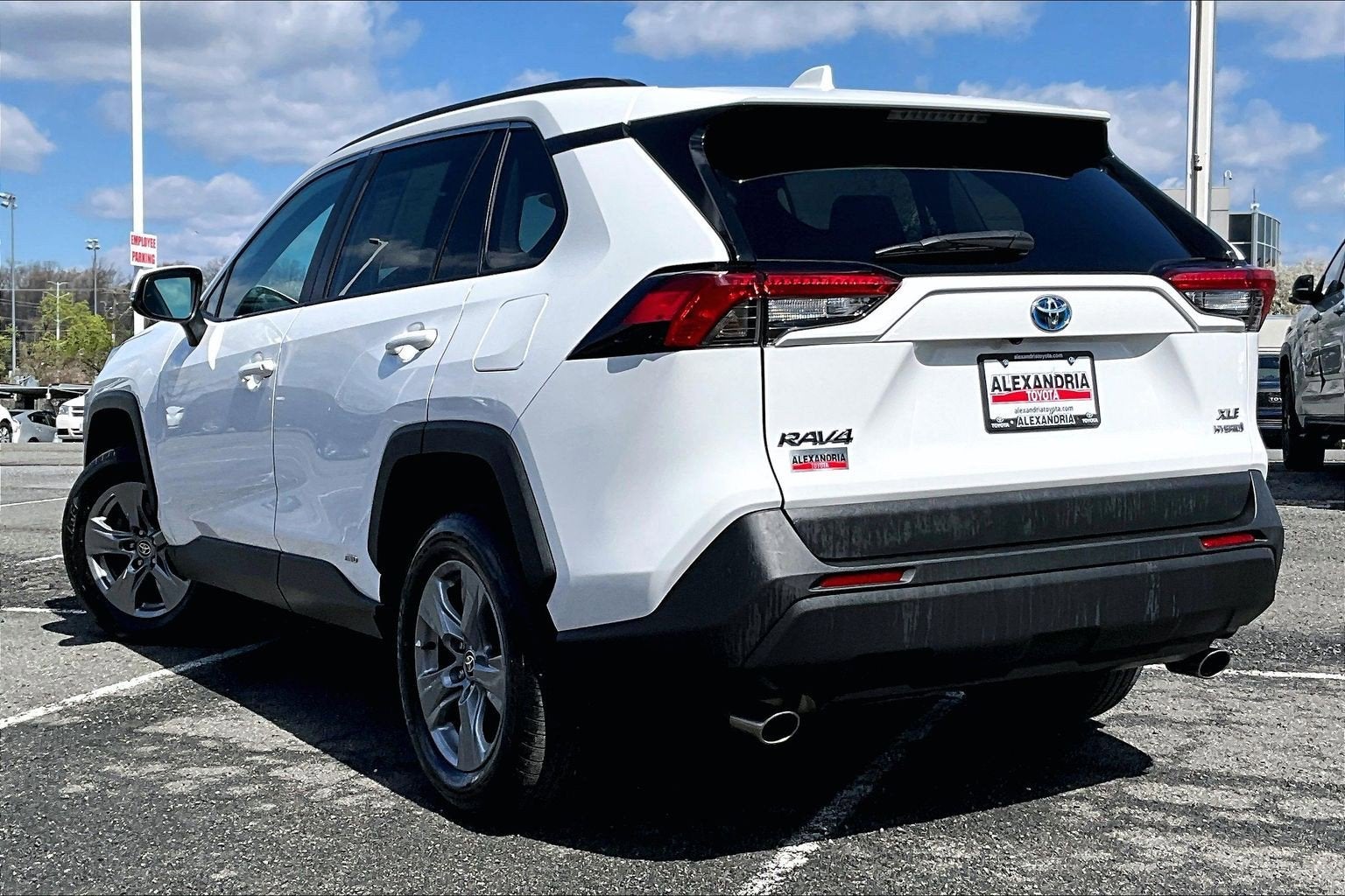 2022 Toyota RAV4 Hybrid XLE