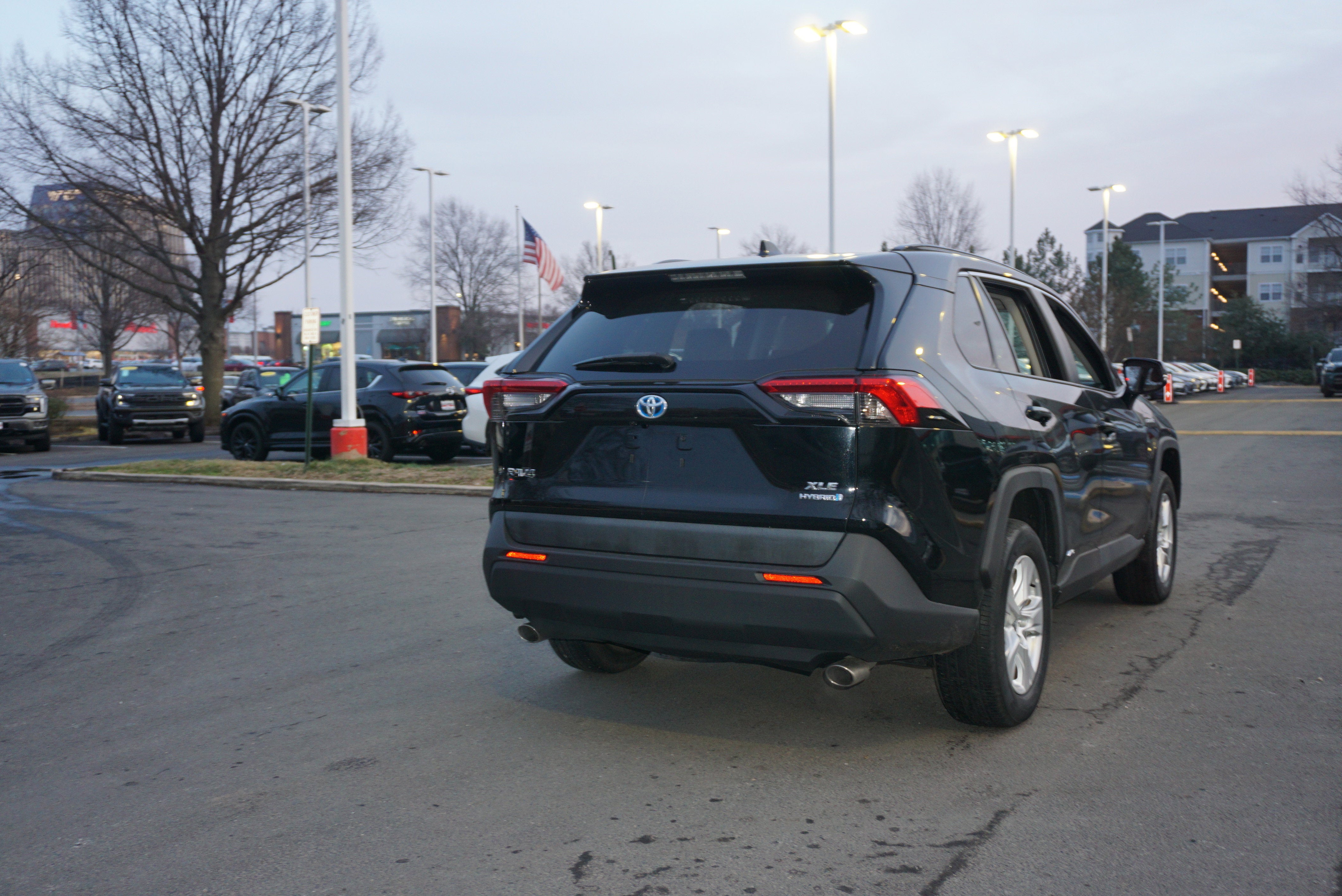 2021 Toyota RAV4 Hybrid XLE