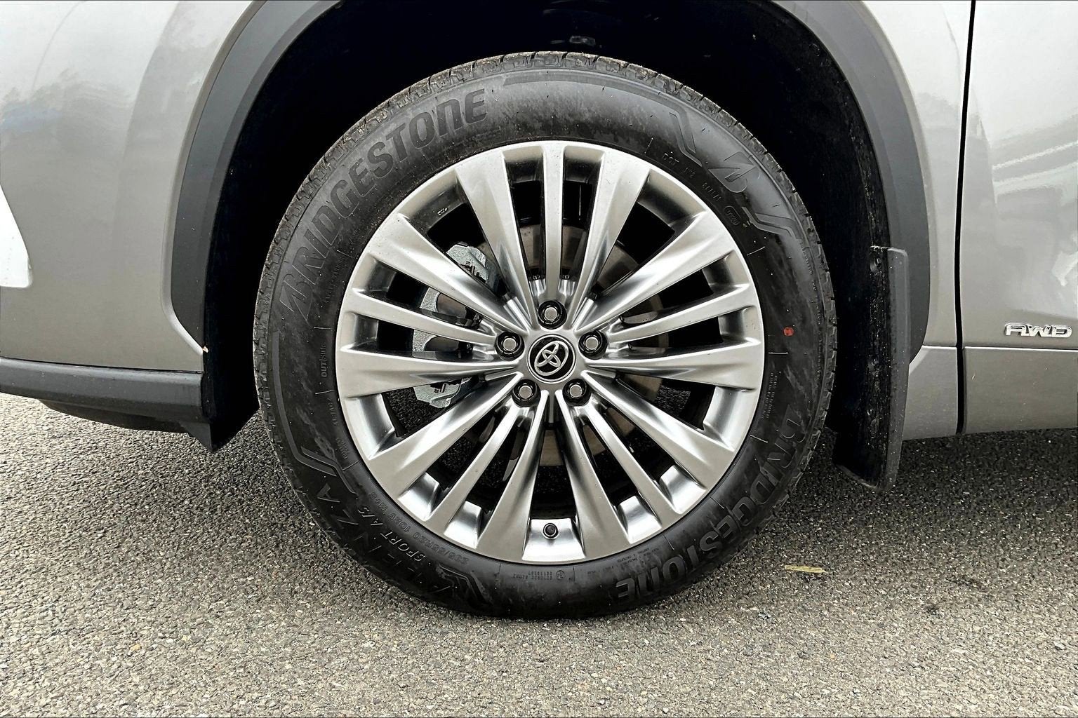 2026 Toyota Highlander Hybrid Platinum