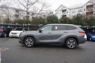 2022 Toyota Highlander Base