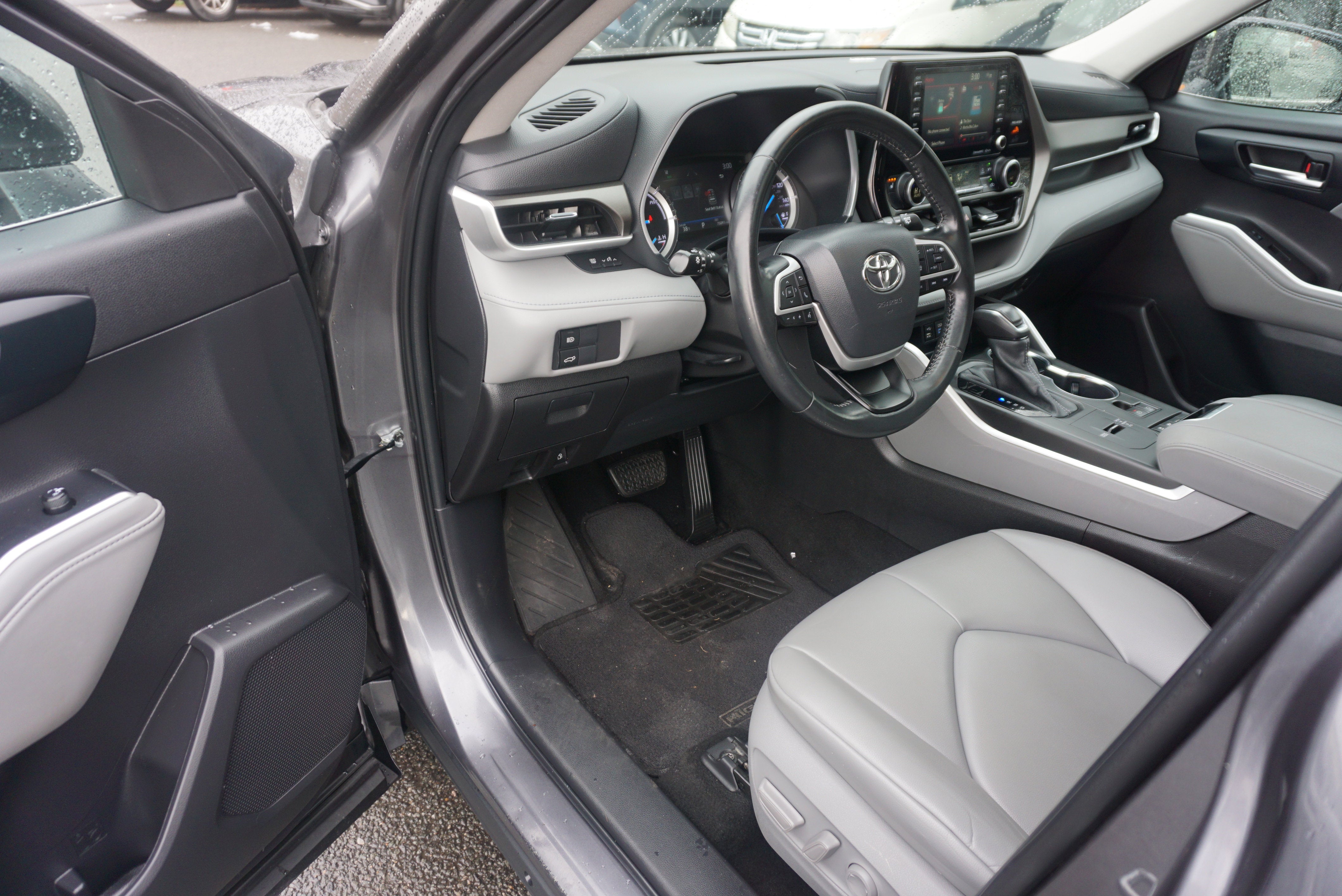 2022 Toyota Highlander Base