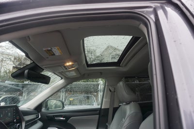 2022 Toyota Highlander Base