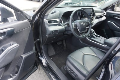 2022 Toyota Highlander Hybrid XLE