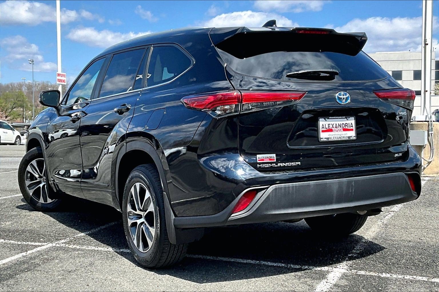 2023 Toyota Highlander Hybrid XLE