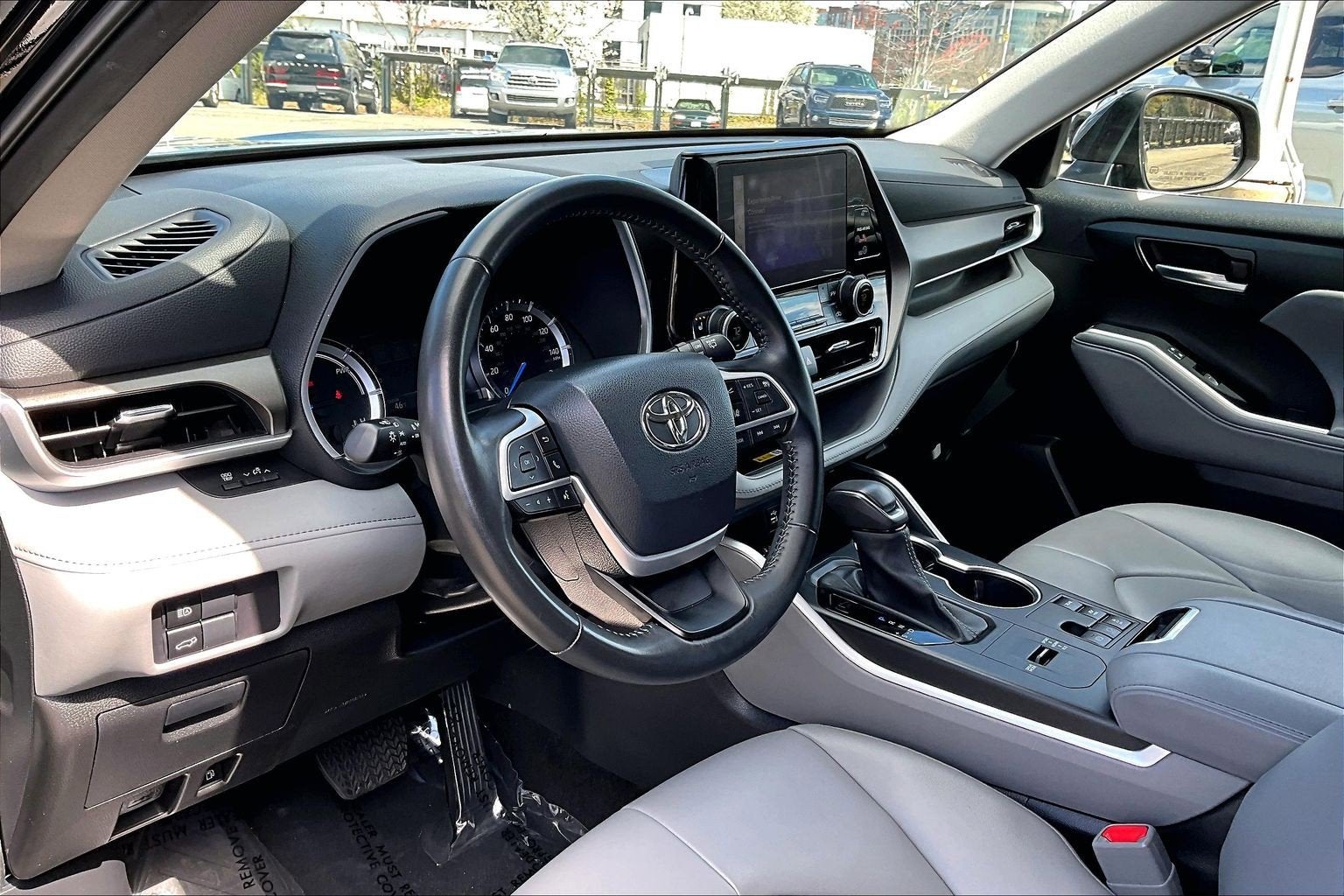 2023 Toyota Highlander Hybrid XLE