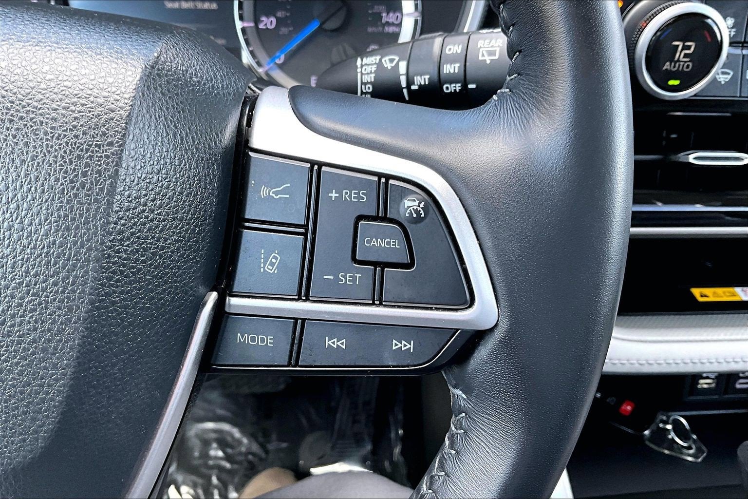 2023 Toyota Highlander Hybrid XLE