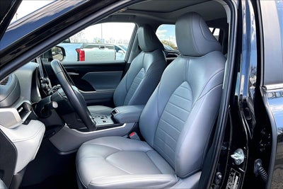 2023 Toyota Highlander Hybrid XLE