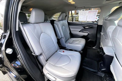 2023 Toyota Highlander Hybrid XLE