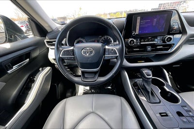 2023 Toyota Highlander Hybrid XLE