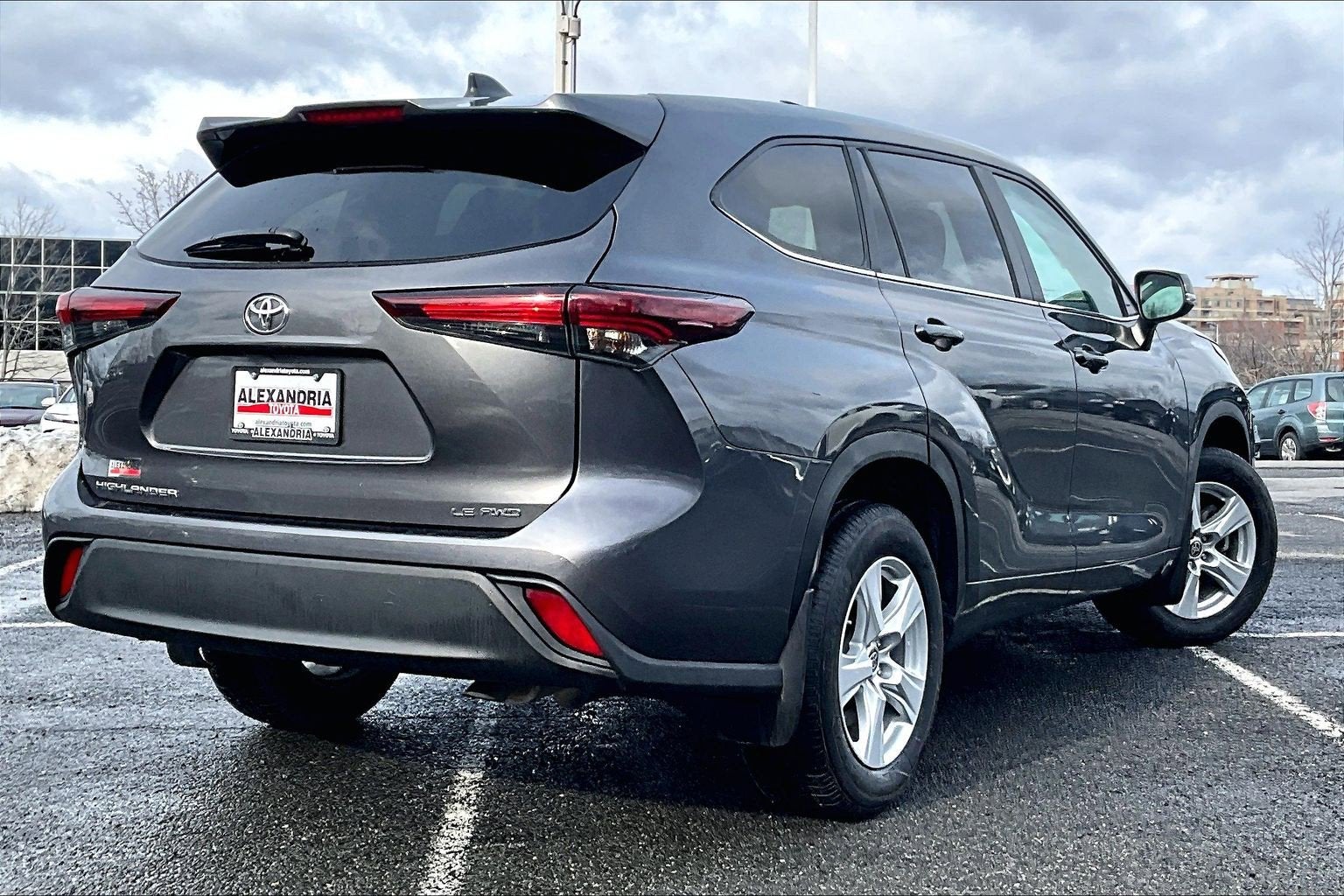 2024 Toyota Highlander LE