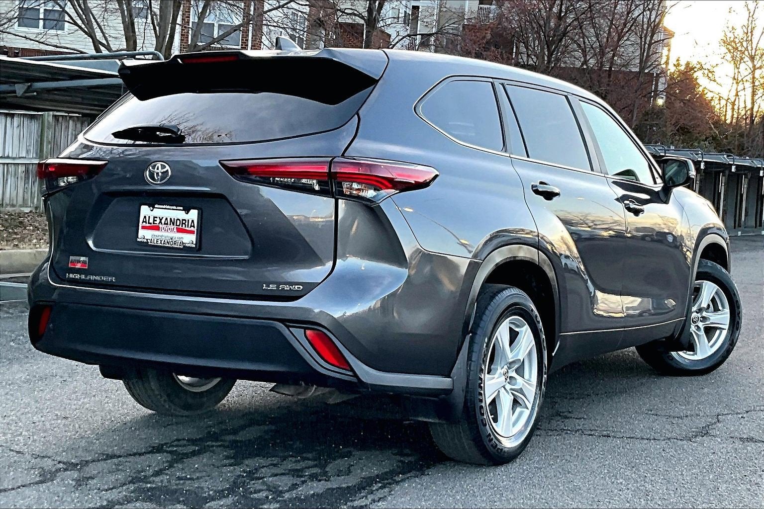 2024 Toyota Highlander LE