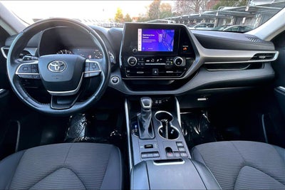 2024 Toyota Highlander LE