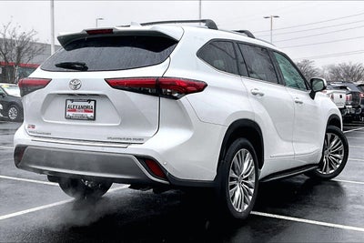 2023 Toyota Highlander Platinum