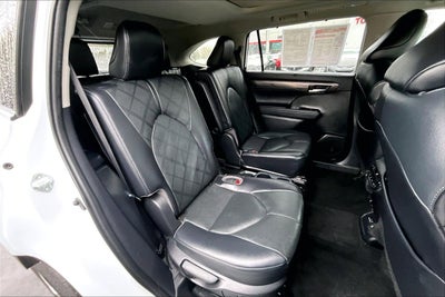 2023 Toyota Highlander Platinum