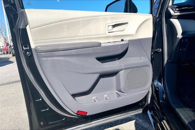 2024 Toyota Sienna LE