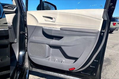 2024 Toyota Sienna LE