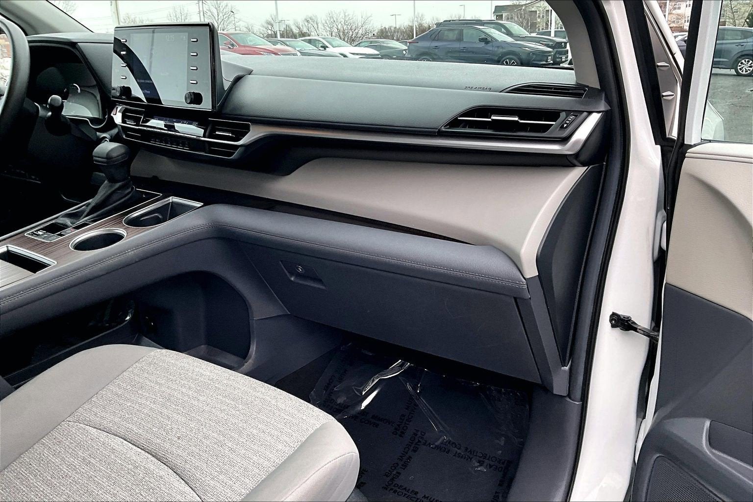 2024 Toyota Sienna LE