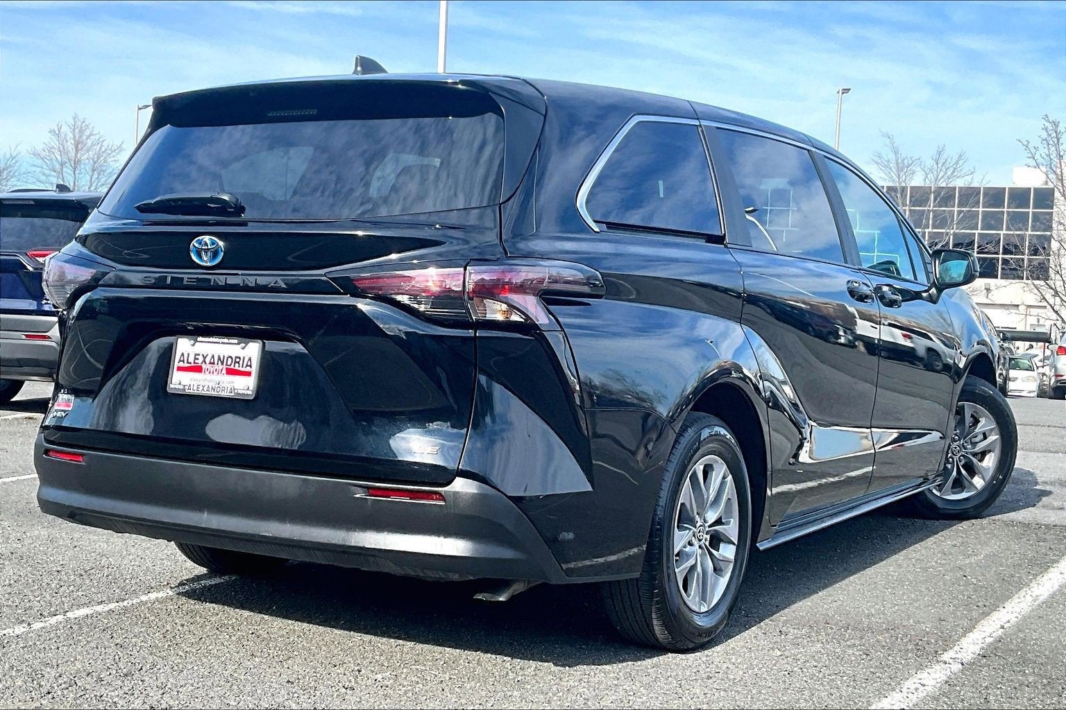2025 Toyota Sienna LE