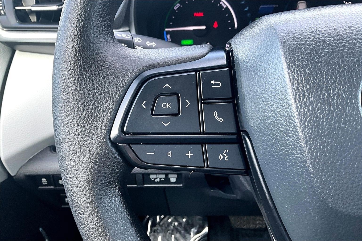 2025 Toyota Sienna LE