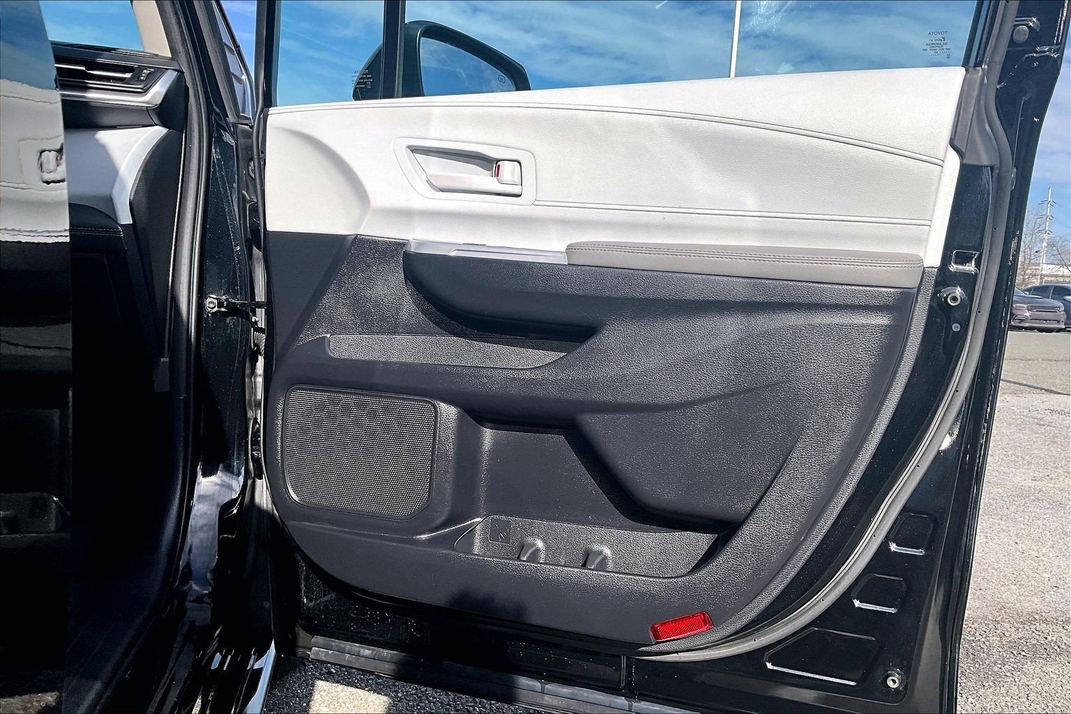 2025 Toyota Sienna LE