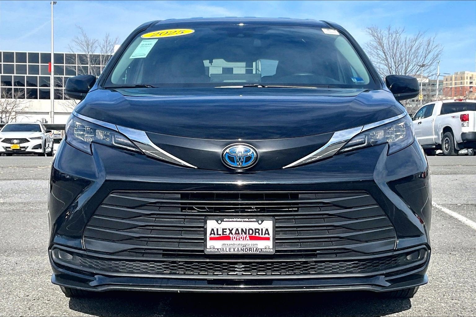 2025 Toyota Sienna LE