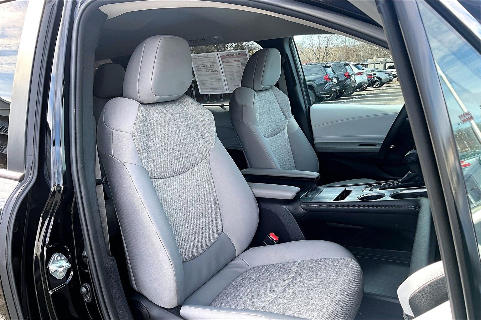 2025 Toyota Sienna LE