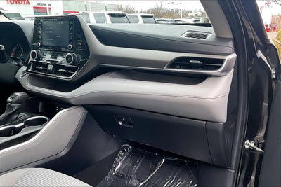 2022 Toyota Highlander LE