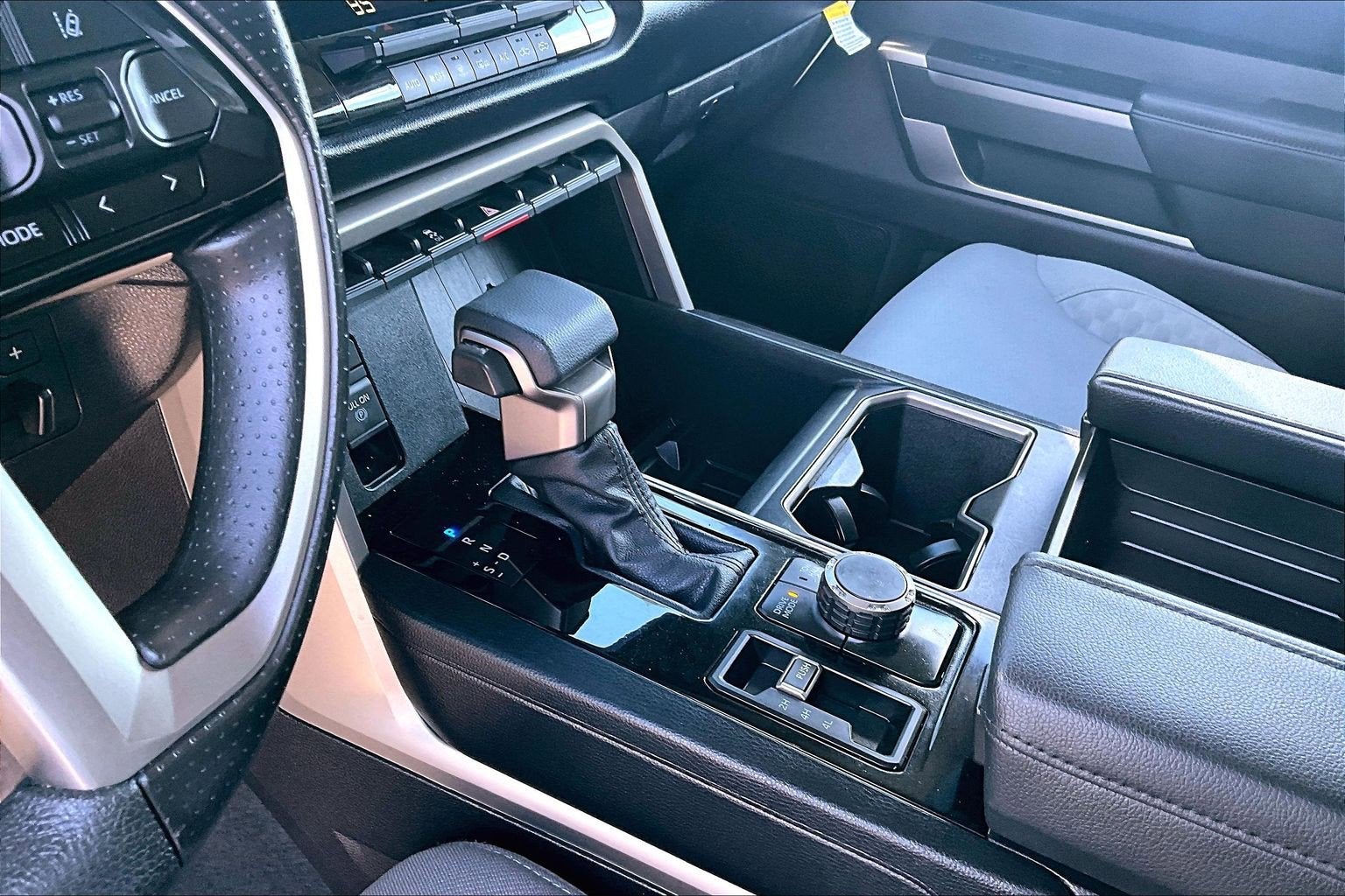 2024 Toyota Tundra 4WD SR5