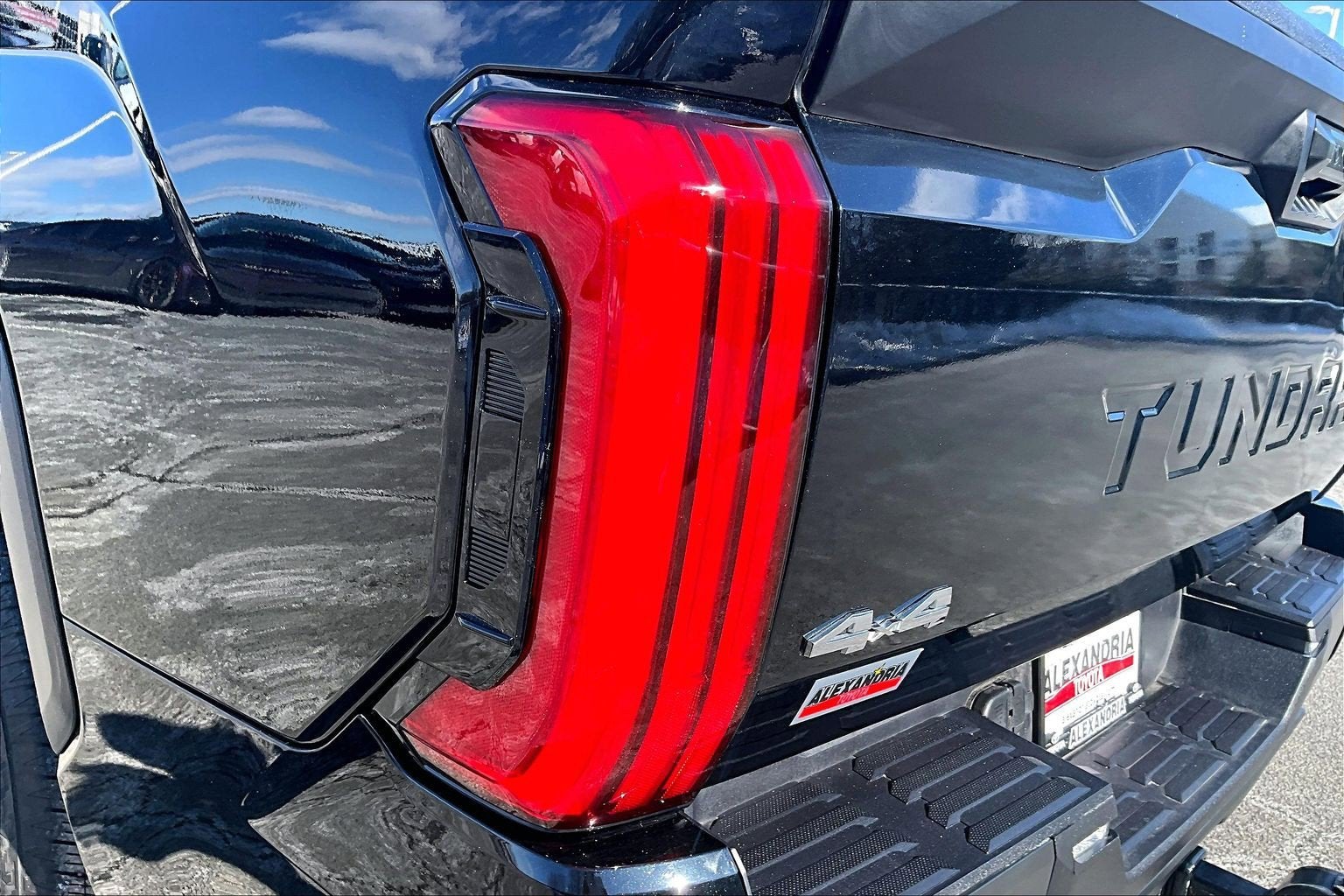 2024 Toyota Tundra 4WD SR5