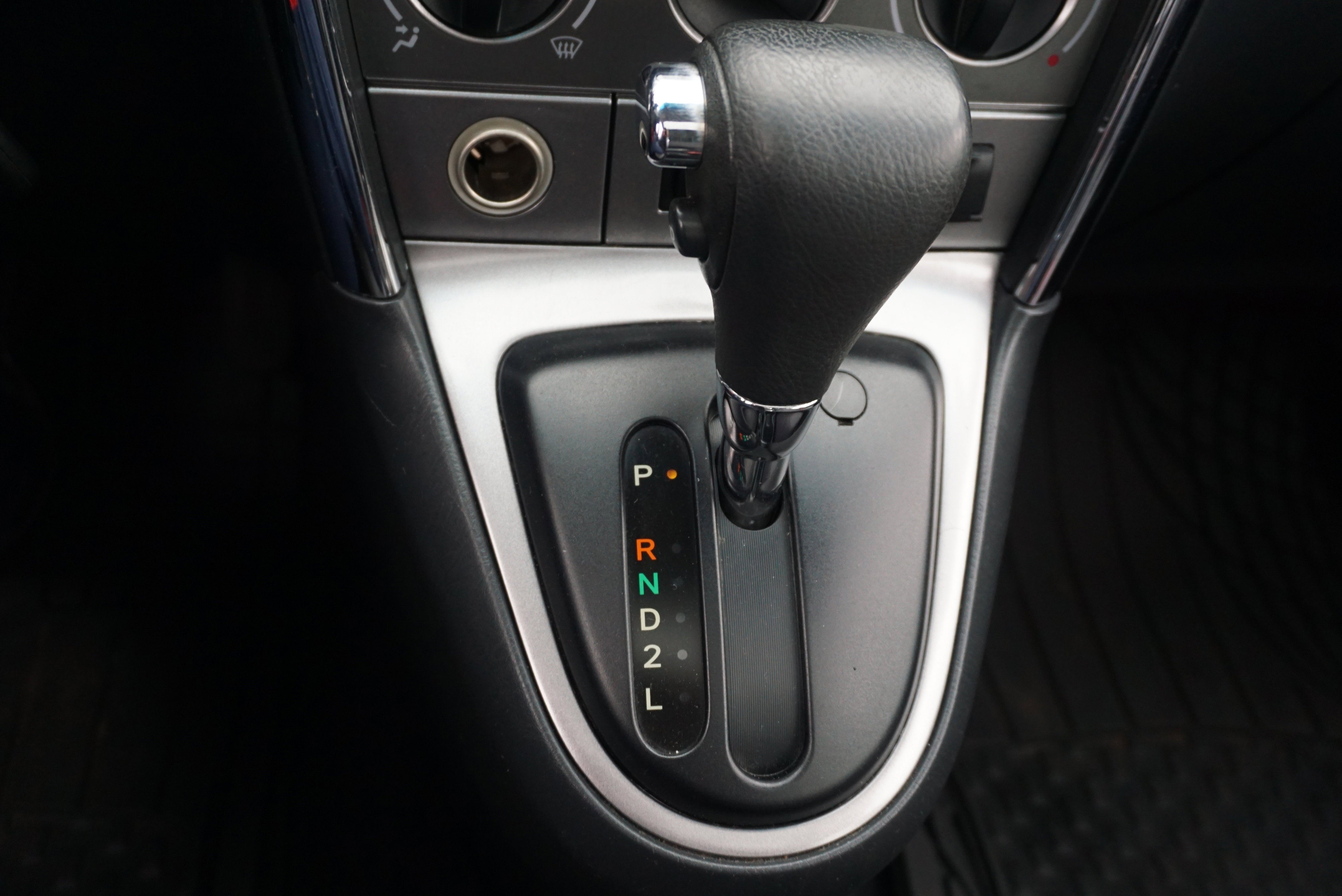 2003 Pontiac Vibe 4dr HB AWD