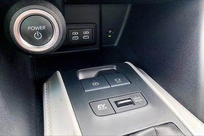 2023 Toyota Venza LE