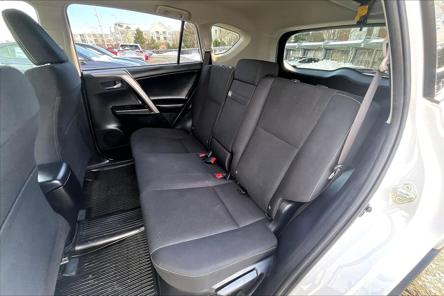 2017 Toyota RAV4 Hybrid XLE