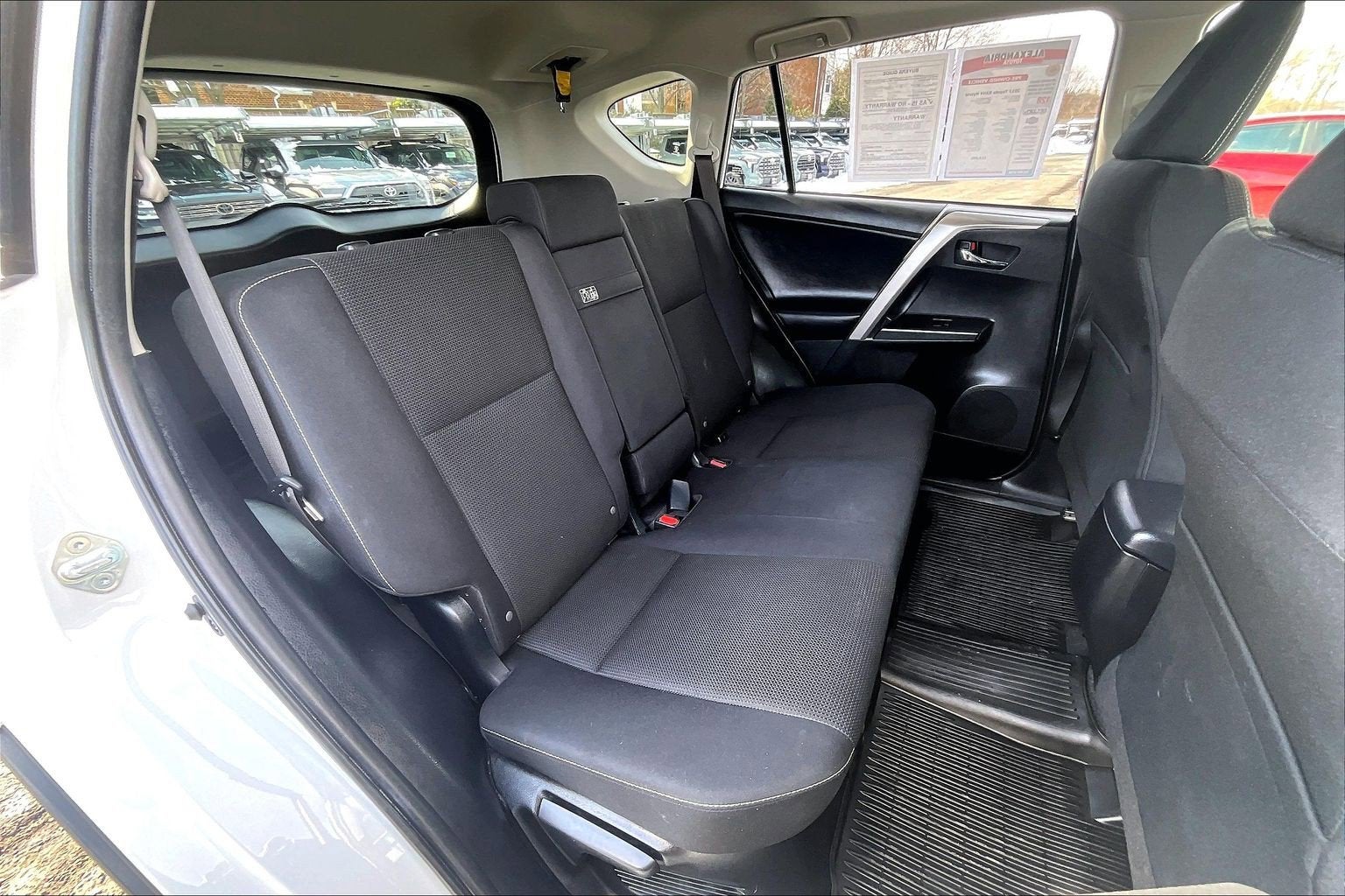 2017 Toyota RAV4 Hybrid XLE