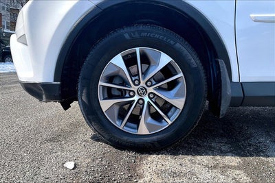 2017 Toyota RAV4 Hybrid XLE