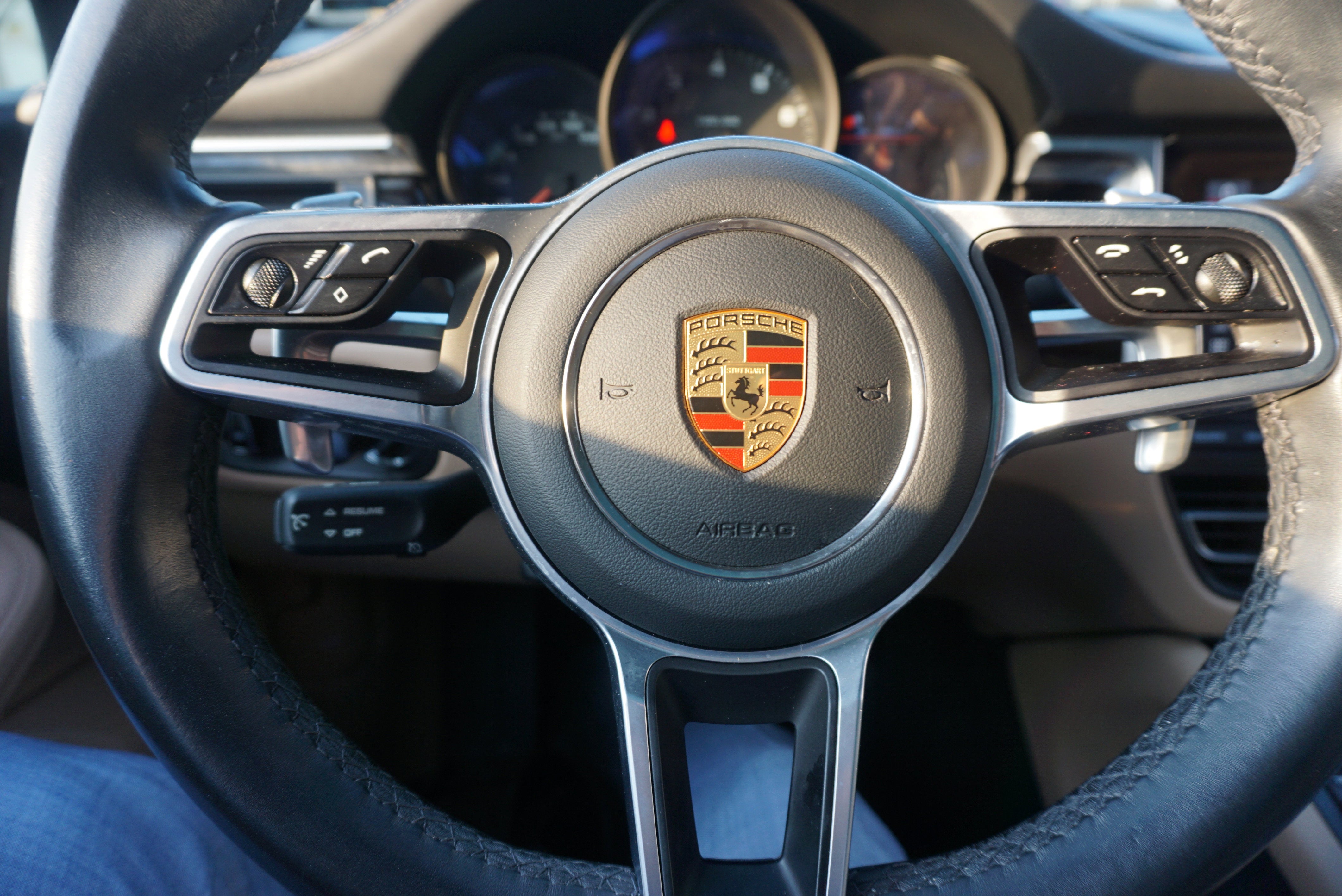 2021 Porsche Macan AWD