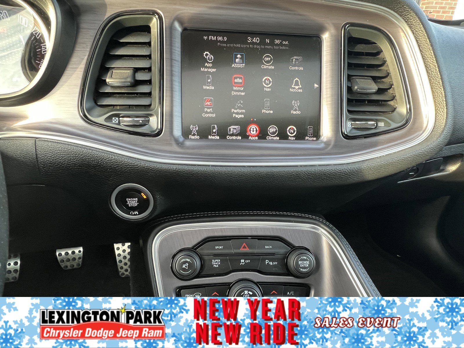 2016 Dodge Challenger R/T Shaker