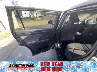 2023 Toyota Highlander L