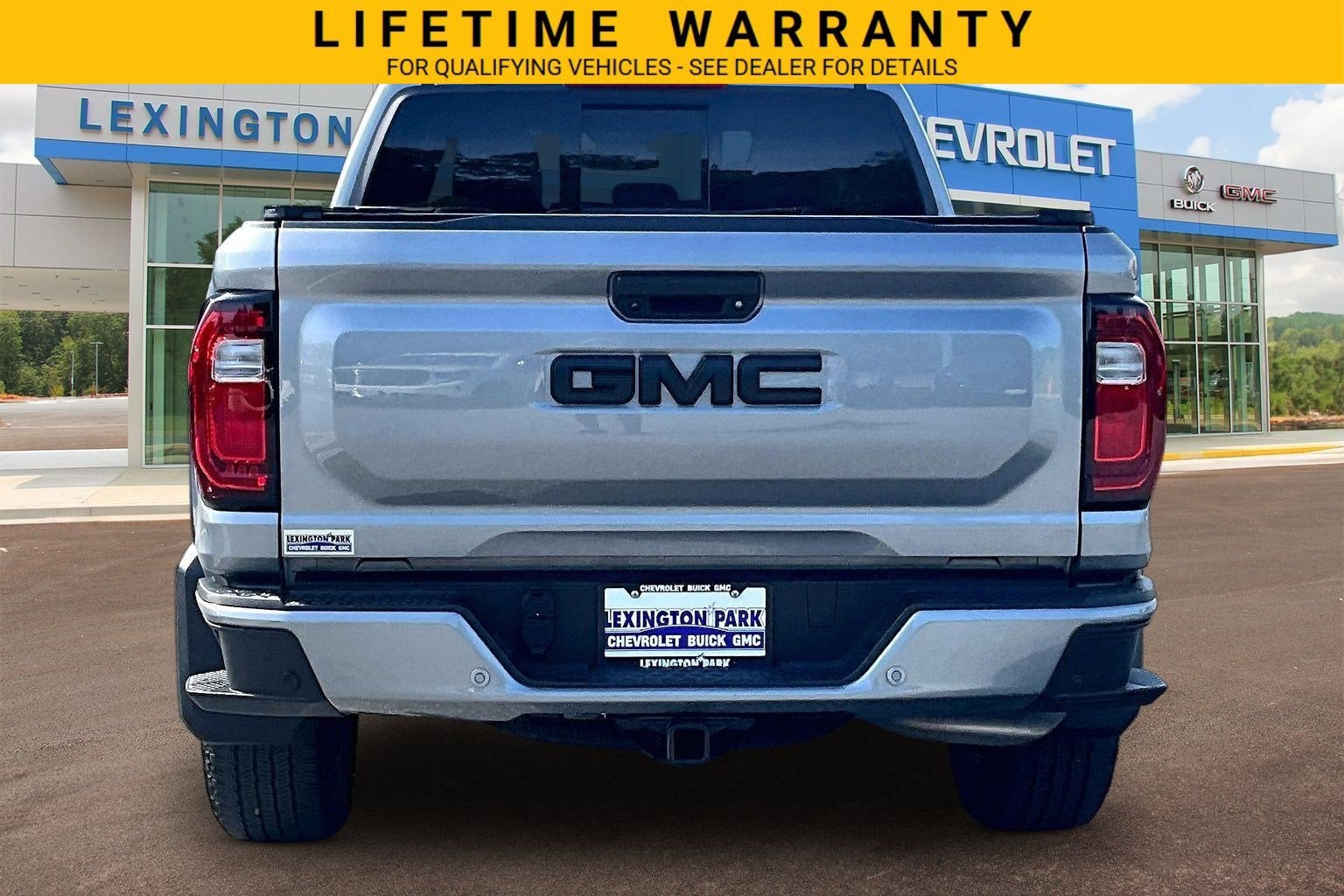 2023 GMC Canyon 4WD AT4