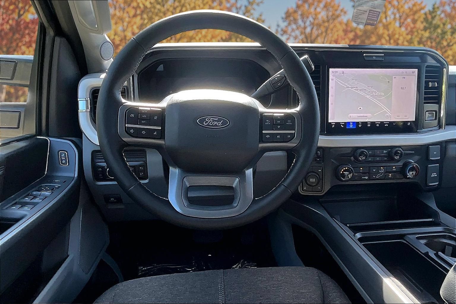2027 Ford Super Duty F-350 SRW XLT