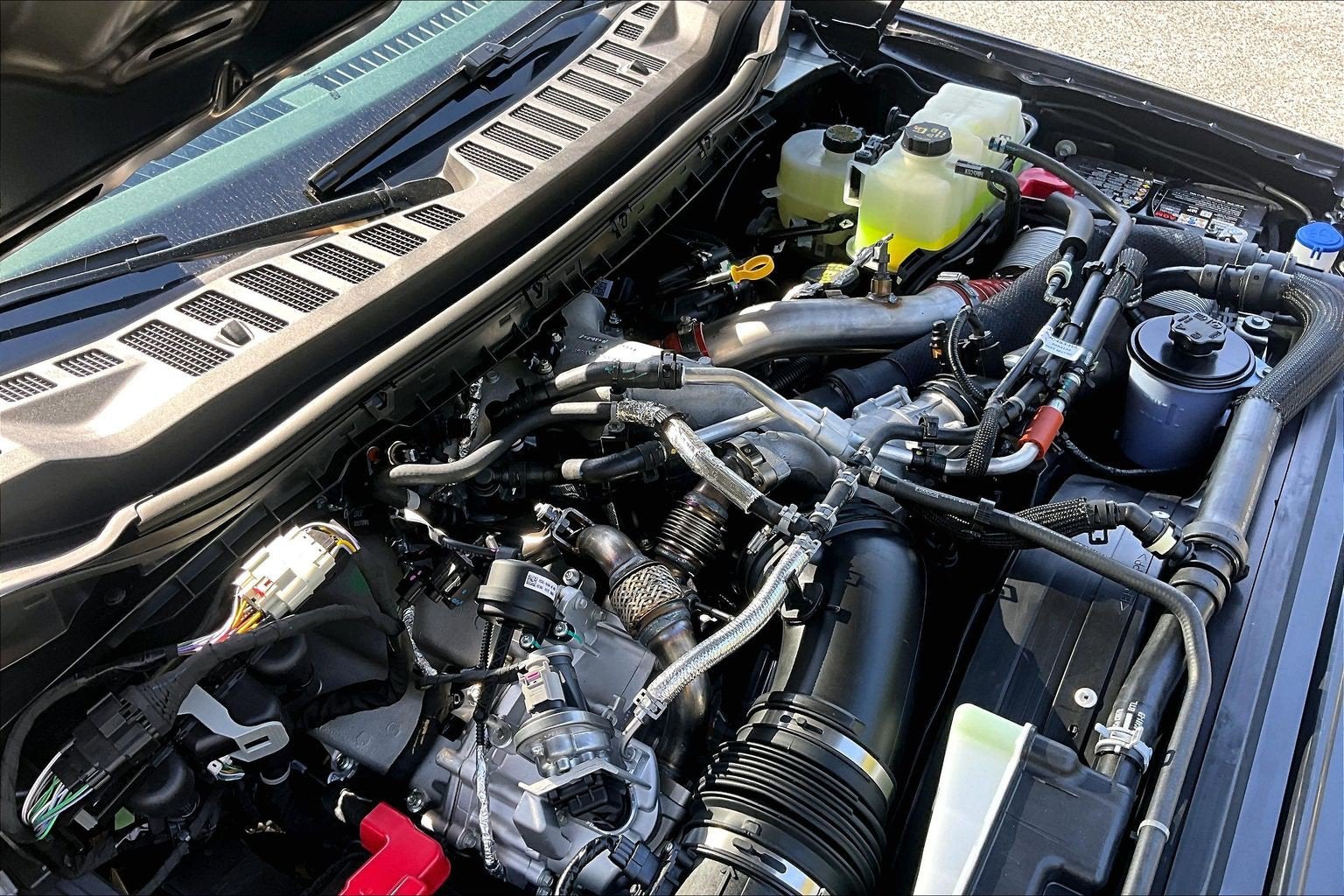 2027 Ford Super Duty F-350 SRW XLT