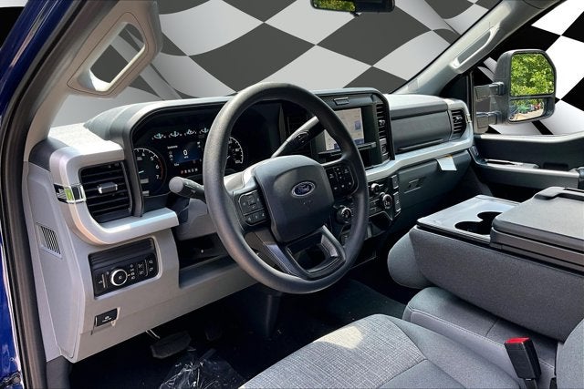 2026 Ford Super Duty F-350 SRW XLT