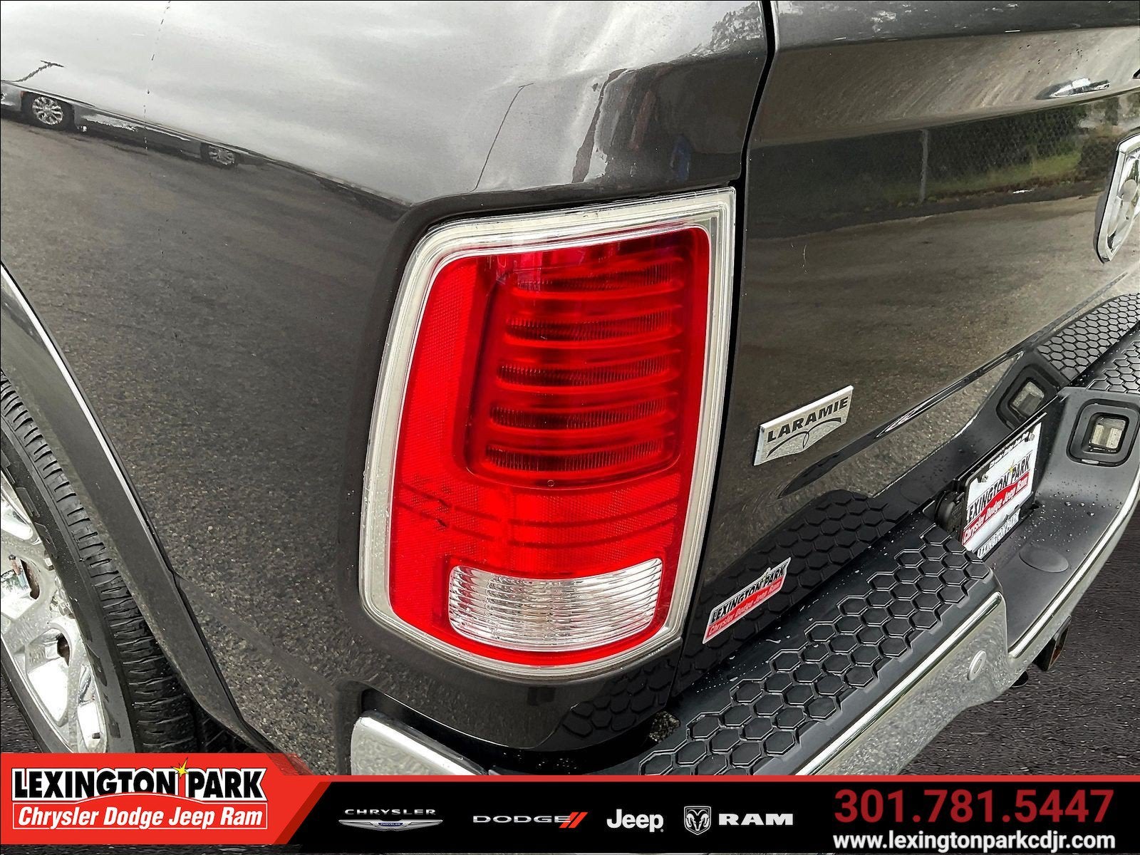 2018 RAM 1500 Laramie Crew Cab 4x4 5'7' Box