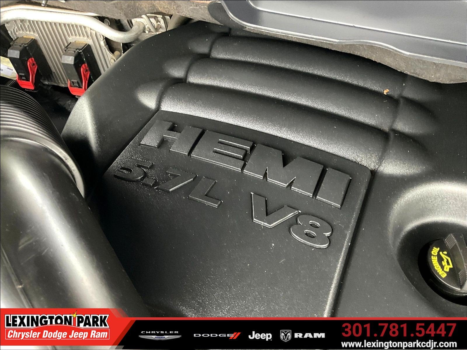 2018 RAM 1500 Laramie Crew Cab 4x4 5'7' Box