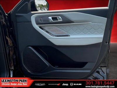 2025 Ford Explorer Platinum