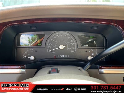 2003 Lincoln Town Car Signature