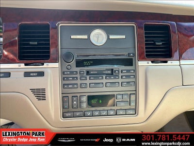 2003 Lincoln Town Car Signature